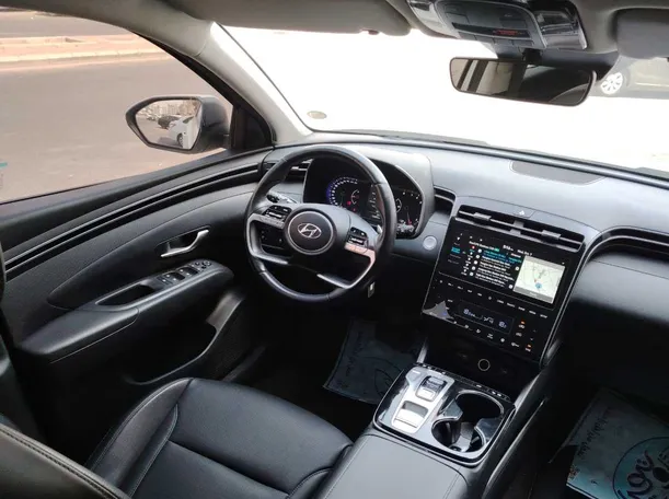 Car image 20
