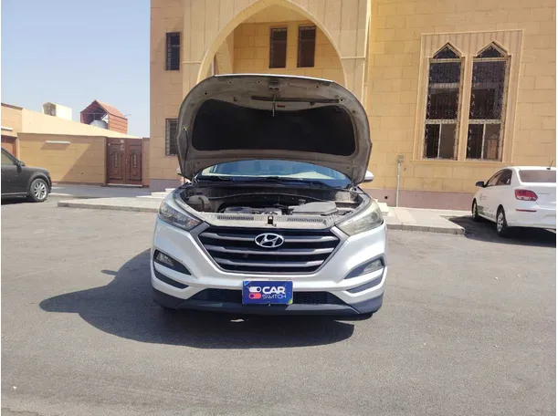 Car image 28