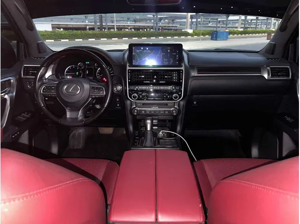 Car image 14