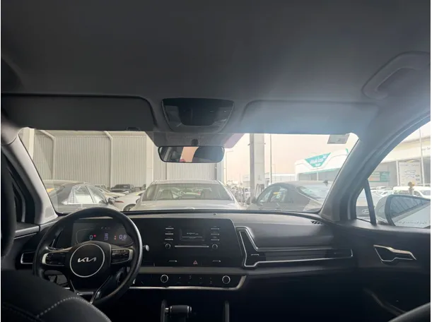 Car image 15