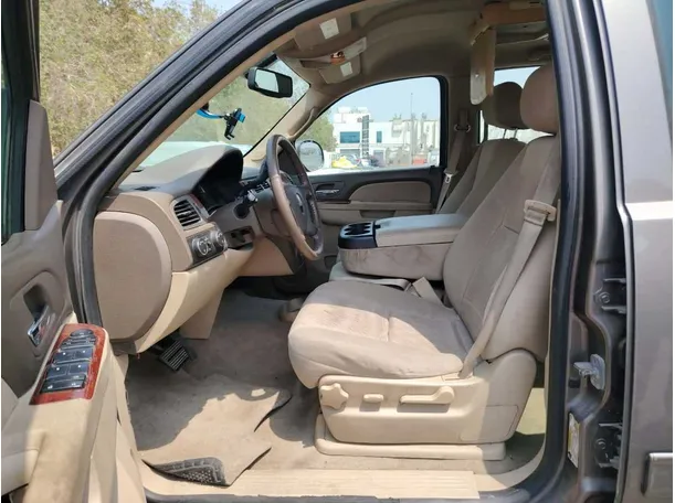 Car image 12