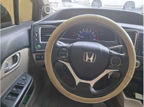 Car image 15