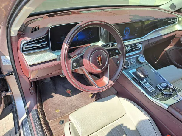 Car image 11