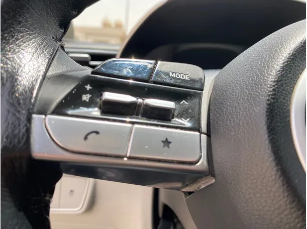 Car image 28