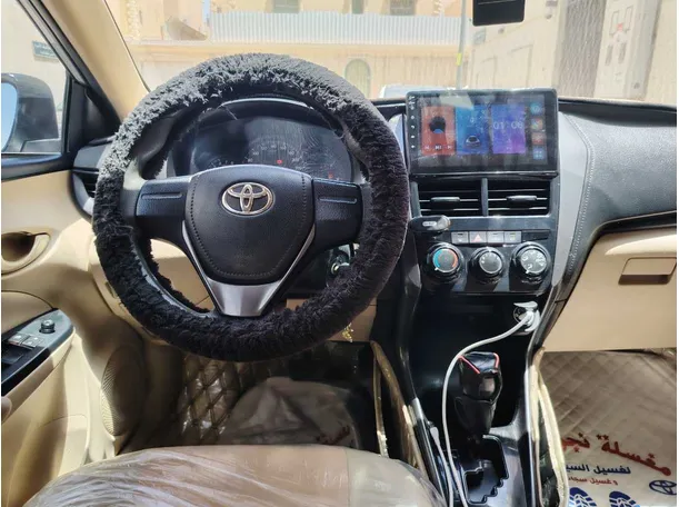 Car image 21
