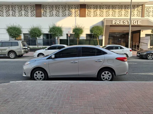 Car image 8