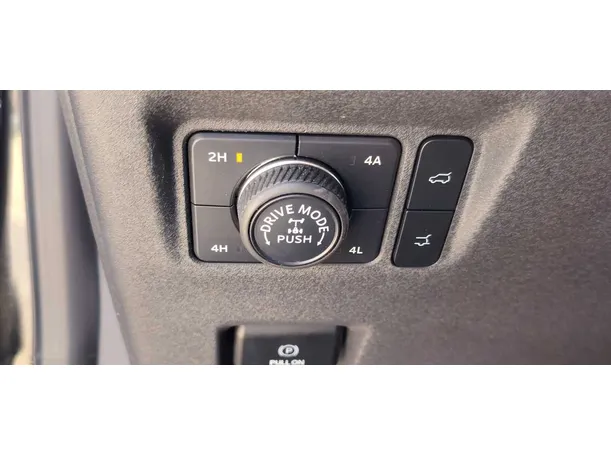 Car image 26