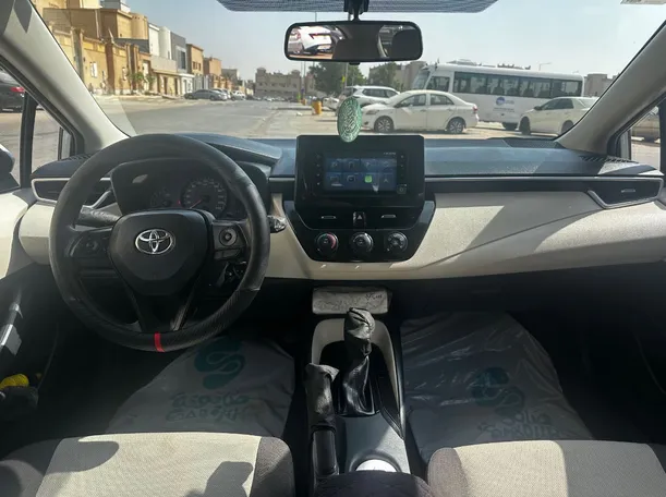 Car image 16