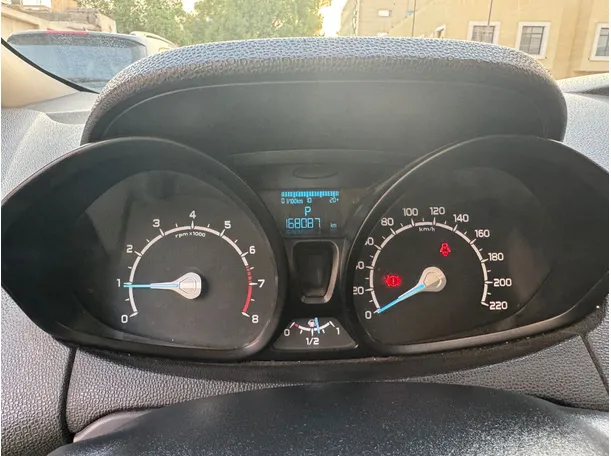 Car image 18