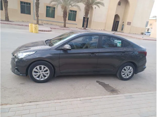 Car image 8