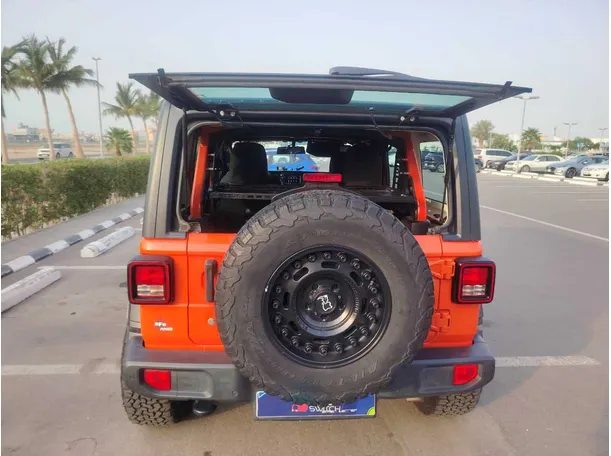 Car image 27