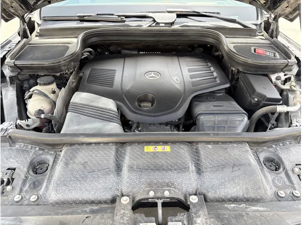 Car image 34
