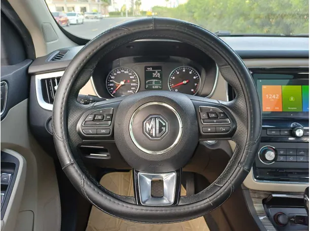 Car image 13