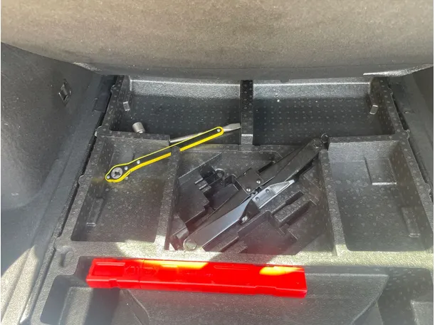Car image 22