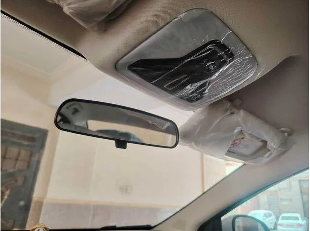 Car image 30