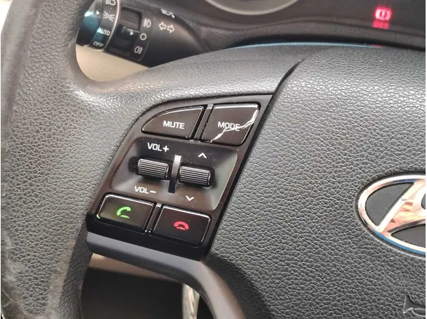 Car image 28