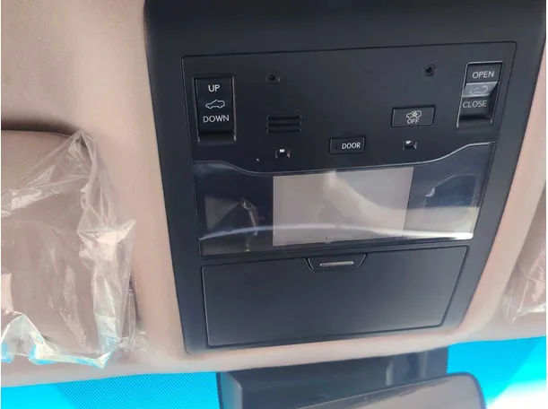 Car image 32