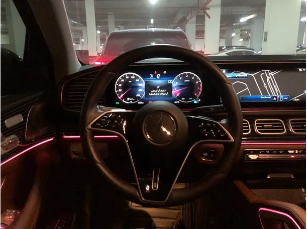 Car image 19
