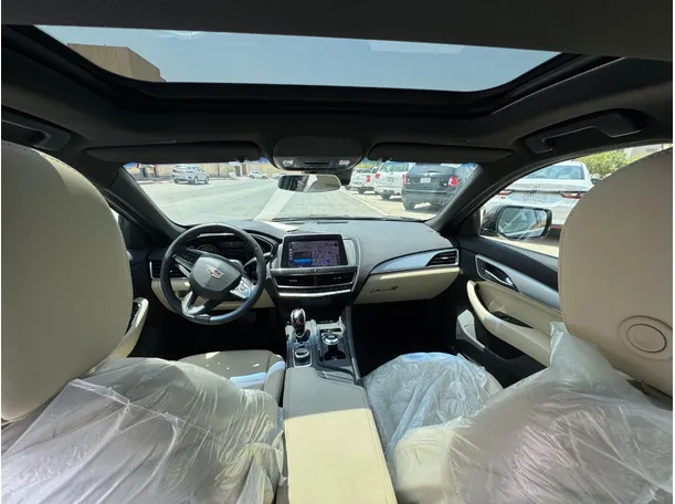 Car image 14