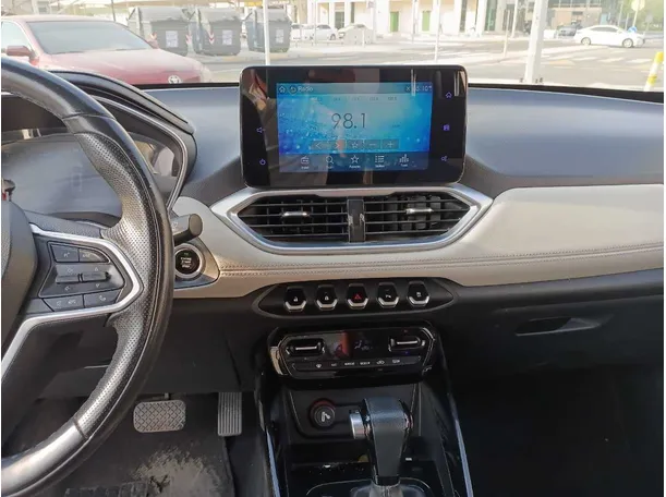 Car image 16