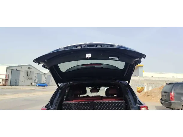 Car image 23