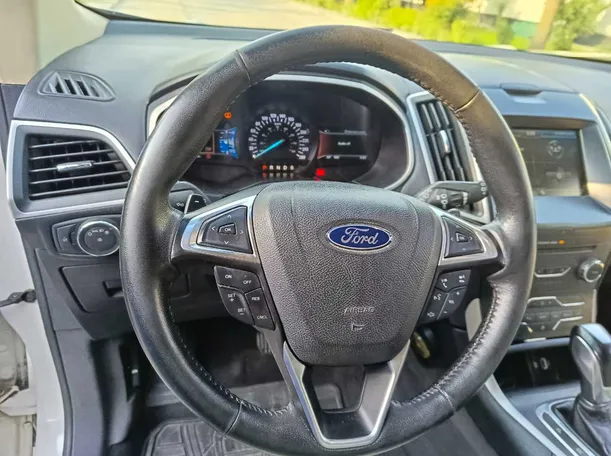 Car image 24