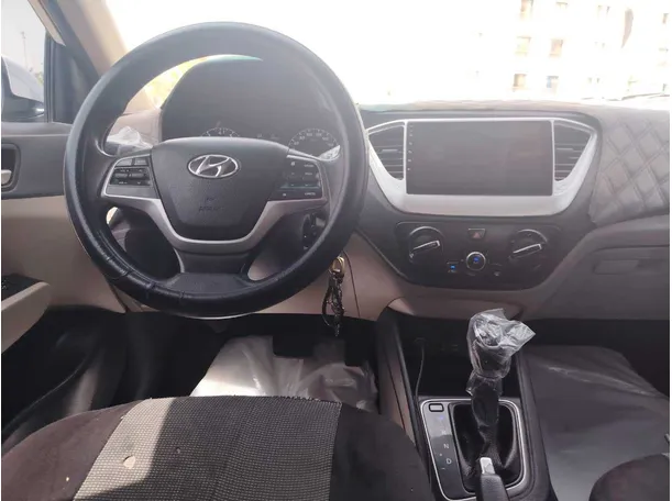 Car image 20