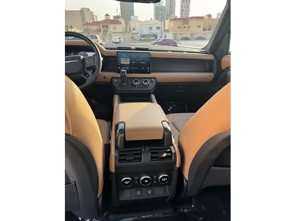 Car image 20