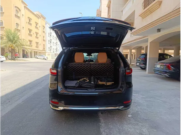 Car image 30
