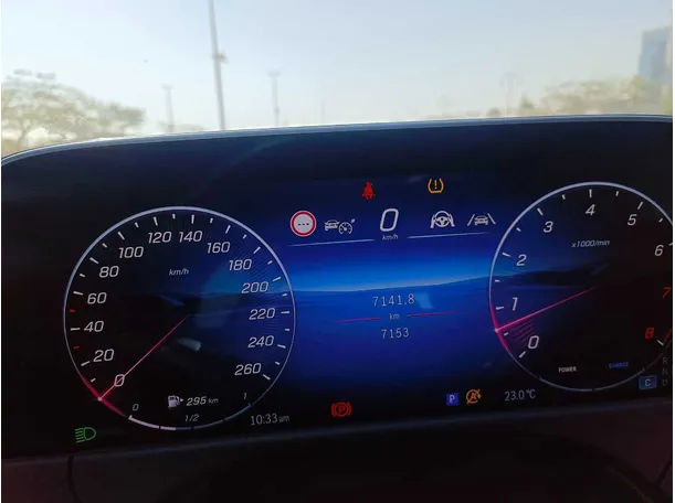 Car image 27