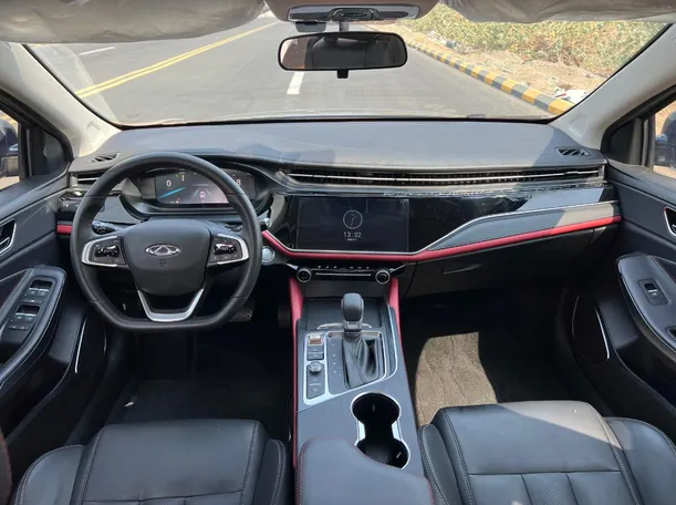 Car image 14