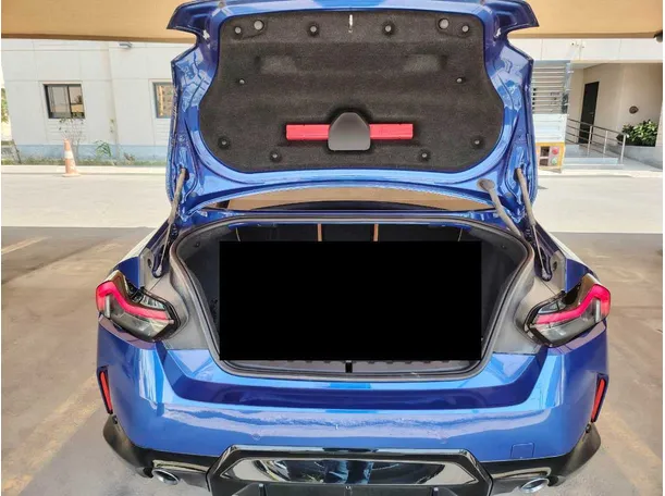 Car image 26