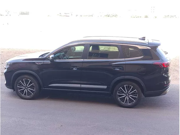 Car image 8