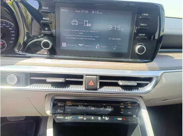 Car image 25