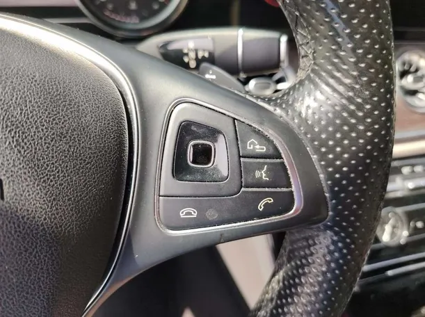 Car image 39