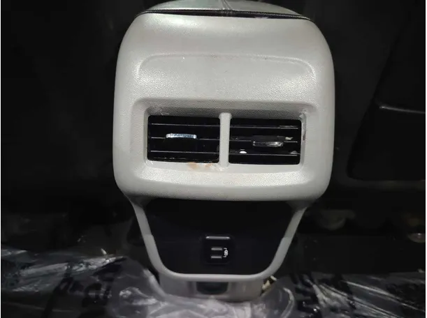 Car image 25