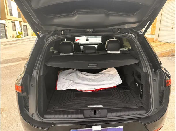 Car image 24