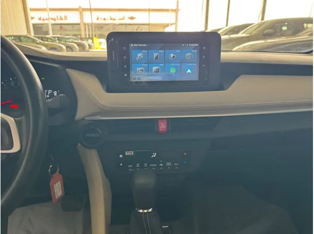 Car image 13