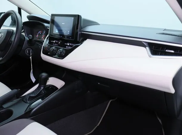 Car image 10