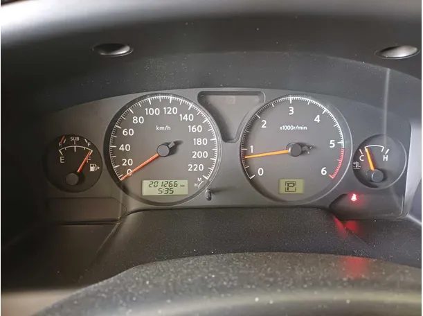 Car image 19