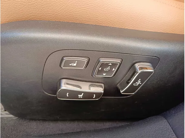 Car image 42