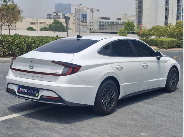 Car image 7