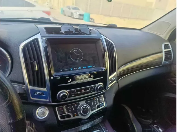Car image 24