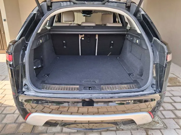 Car image 20