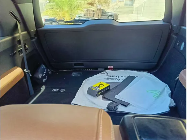Car image 36