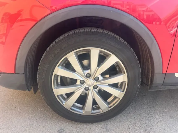 Car image 9