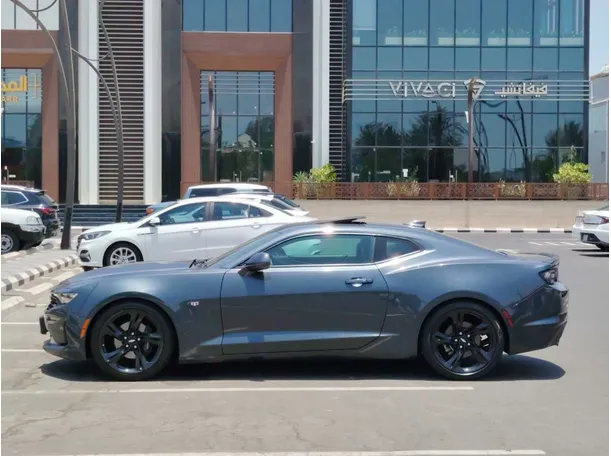 Car image 8