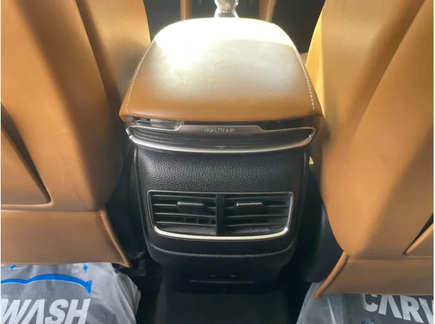 Car image 25