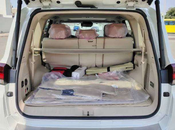 Car image 29