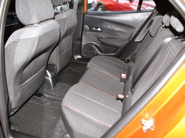 Car image 12